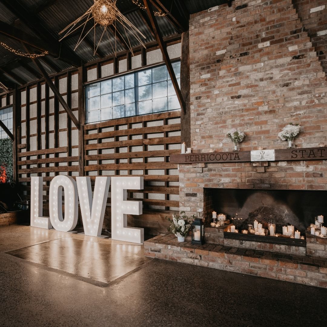 3D ILLUMINATED MARQUEE LETTERS