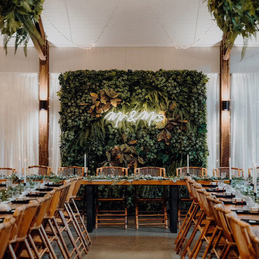 Mr & Mrs - Neon Sign Sale