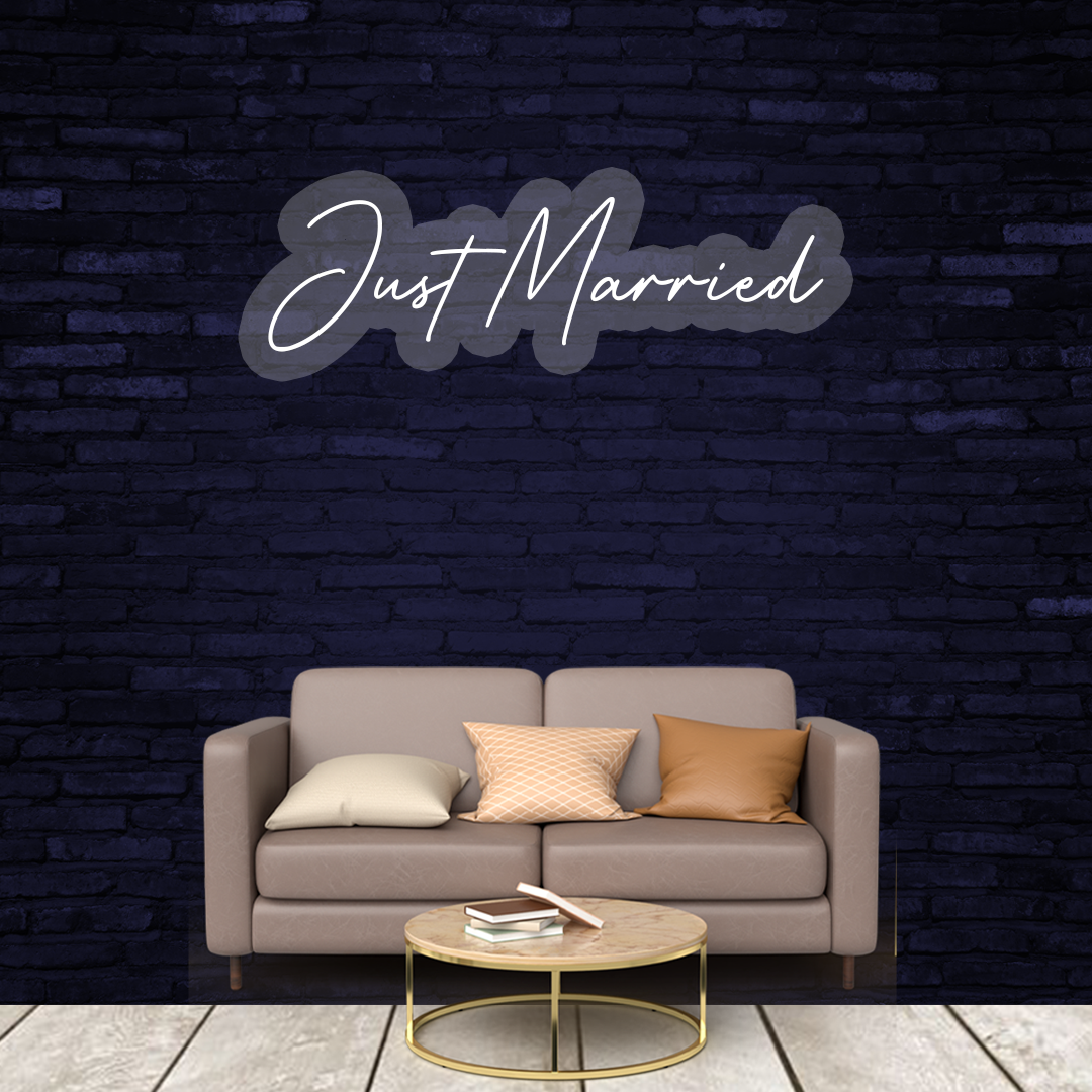 Just Married - Neon Sign Quote